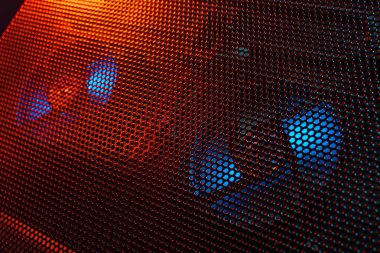 Laptop için ilave soğutma iki vantilatör ve arka farlı siyah stand