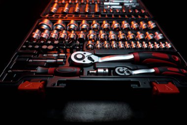 araba ve araç tamiratı için kırmızı eklemli bir set debriyaj ve başlık