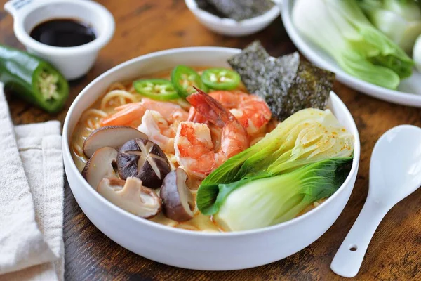 Asian Soup Noodles Shiitake Mushrooms Shrimp Tails Bok Choy Hot Royalty Free Stock Photos