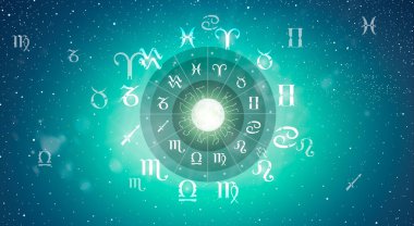 Yıldız falı çemberinin içinde astrolojik burç işaretleri var. Astroloji, gökyüzündeki yıldızların bilgisi Samanyolu ve ay üzerinde. Evrenin gücü kavramı.