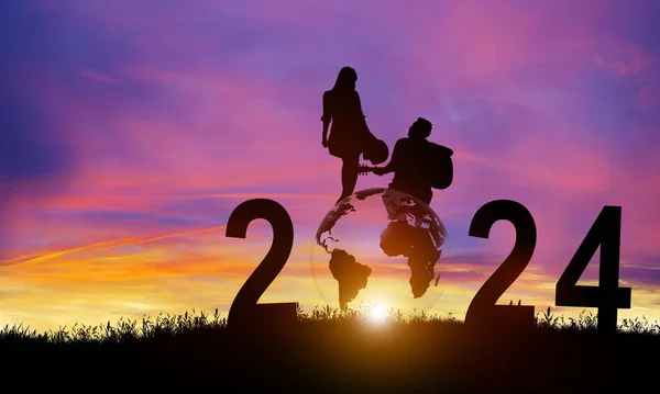 Silueta 2024 Let Pozadí Západu Slunce Novoroční Oslava Pro Pár — Stock fotografie