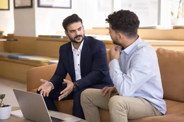 Confident Young Indian Business Man Presenting Project Laptop Client Customer — Stock Photo, Image