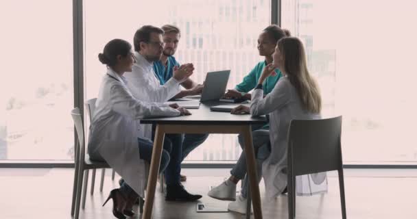 Moderno Grupo Consultório Clínica Profissionais Médicos Assistem Briefing Seminário Liderado — Vídeo de Stock