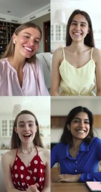 Dikey portreler, video konferans yoluyla konuşan dört çekici 25 'lik genç kadın, birden fazla video kolaj görüntüsü. Genç nesil ve modern teknolojiler kullanım, dünya çapında iletişim, arkadaşlık