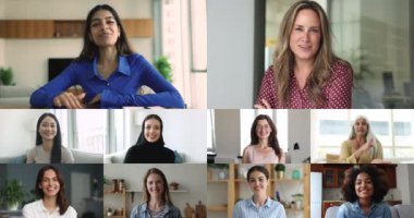Hintli ve Avrupalı iş kadınları, çok ırklı genç ve orta yaşlı meslektaşlarıyla video konferans uygulamaları aracılığıyla sohbet ediyorlar. Bloglama, telekonferans, profesyonel uzak danışmanlık, kolaj görünümü
