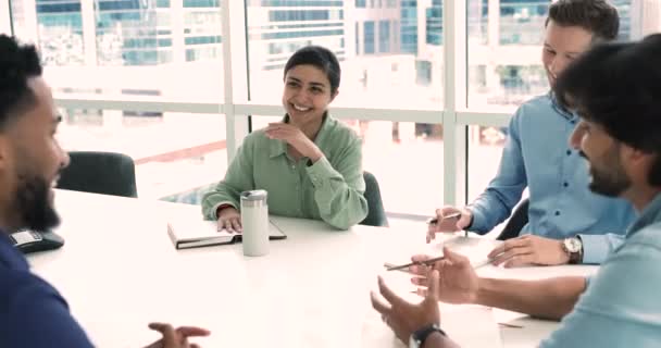 Happy Indian Female Employee Laughing Briefing Multiethnic Staff Members Friendly — Vídeo de Stock