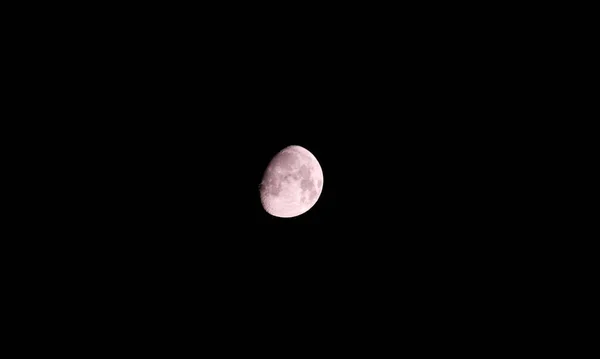 Luna Sobre Fondo Oscuro Cielo Negro Disparado Desde Superficie Tierra — Foto de Stock
