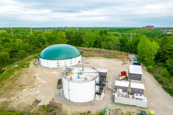 Biogás Planta Verde Verão Parque Público Energia Renovável Partir Biomassa — Fotografia de Stock