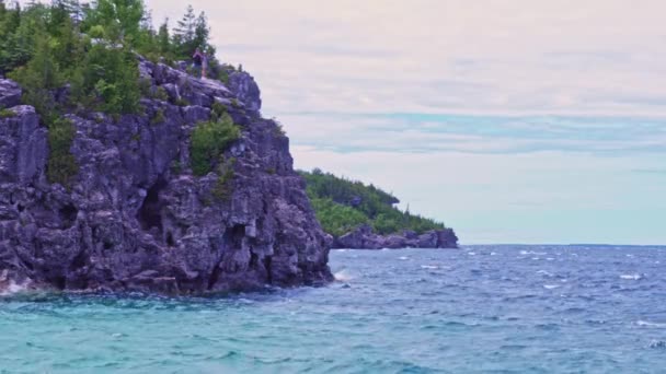 Colourful Green Waters Indian Head Cove Lake Huron Bruce Peninsula — Video