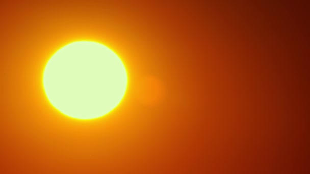 オレンジ色の黄色の空のタイムラプスの日没 壮大な夕日として大きな明るいホットディスク 鮮やかな色の背景時間の経過 夏の空に沈む映画太陽 — ストック動画