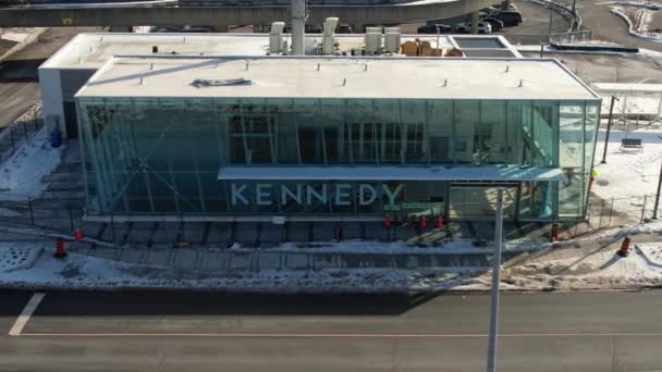 新しいエグリントン クロスタウンLrt駅の建設 大きなケネディ駅の建物はガラスでできていて まだ残っています ライトレール線Lrt 25駅 カナダ オンタリオ州トロント 2023年2月6日 — ストック動画