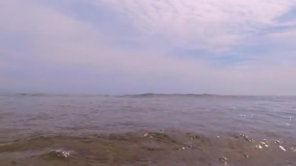Vagues Eau Lac Demi Vagues Sous Marines Brisant Sur Fond — Video
