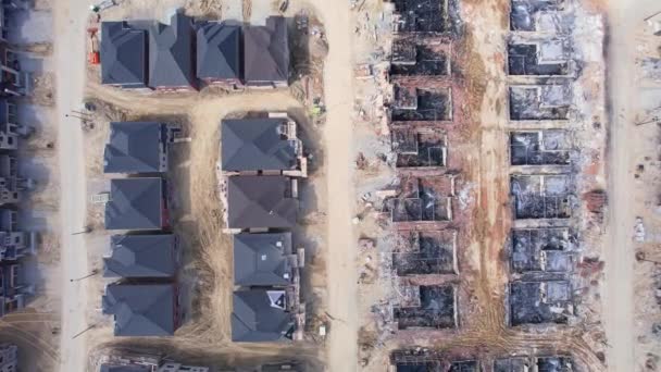 ヴォーン市での激しい火災の余波 戸建住宅 タウンハウス タウンハウスなどの戸建住宅や戸建住宅は大きな被害を受けた 2023年4月12日 — ストック動画