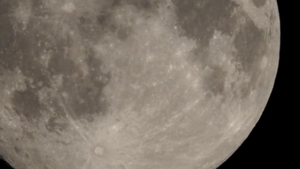 Повний Місяць Рухається Повільно Нічному Небі Різкі Кадри Повного Місяця — стокове відео