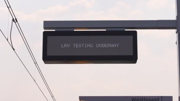 Lrv Testing Underway Sign Construção Nova Estação Eglinton Crosstown Lrt — Vídeo de Stock