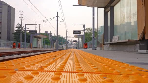 Stadtbahn Testing Underway Schild Crosstown Stadtbahn Neue Ionview Passagierunterstand Station — Stockvideo