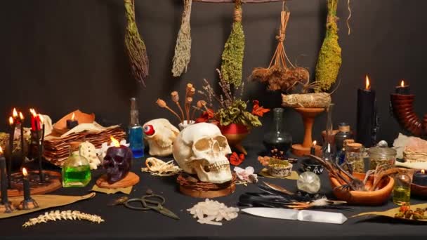 Rituelle Zeremonie Der Hexerei Alchemie Und Esoterische Symbolgegenstände Für Magischen — Stockvideo