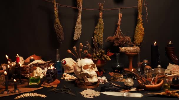 Heksenceremonie Met Rituele Magische Voorwerpen Magische Symbolen Gereedschappen Samenstelling Met — Stockvideo
