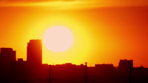 Epicki Zachód Słońca Niebie Timelapse Gorące Lato Ruch Białego Pomarańczowego — Wideo stockowe