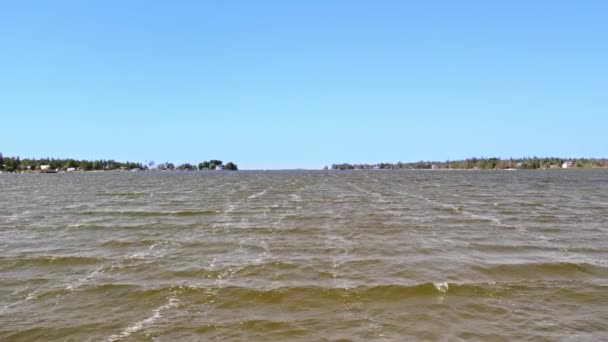 Pike Körfezi Kıyıları Suları Güneşli Yaz Günü Huron Yarımadası Gölü — Stok video