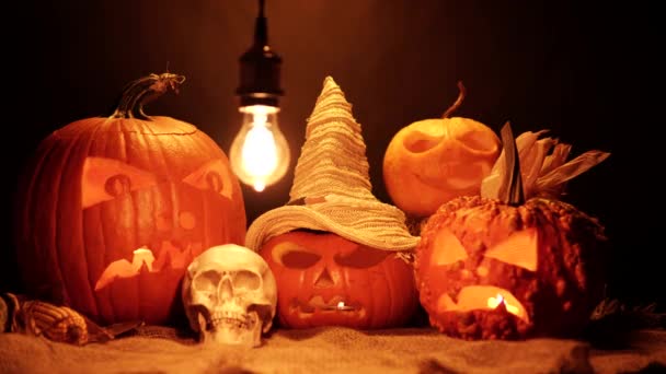 Citrouilles Orange Halloween Avec Des Lumières Bougies Scintillantes Brûlantes Horreur — Video