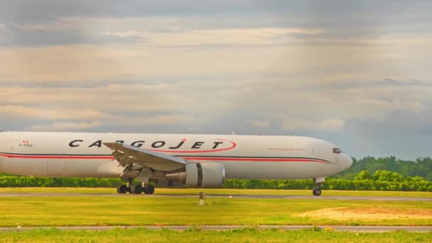 Kargojet Hava Taşımacılık Şirketi Nin Uçağı Kalkıyor Kargojet Çeşitli Endüstriler — Stok video