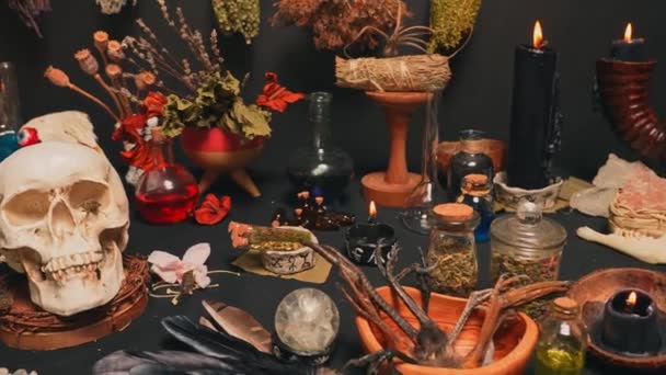 Ritual Magia Bruxaria Crânio Humano Foco Selectivo Magia Negra Objetos — Vídeo de Stock