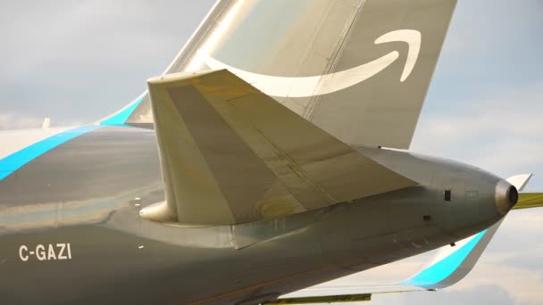 Amazon Prime Air Boeing 767 Menunggu Keberangkatan Logistik Mengangkut Pesawat — Stok Video