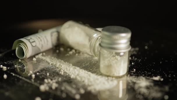 Heroína Oxicodona Esmagada Colocados Recipiente Drogas Ilegais Armazenadas Frasco Vidro — Vídeo de Stock