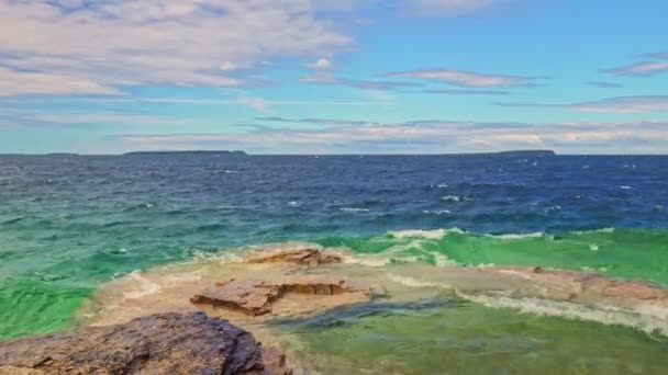 Colourful Green Waters Indian Head Cove Lake Huron Bruce Peninsula — Stockvideo