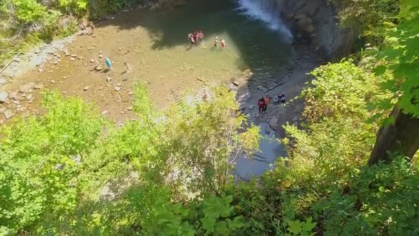 Gelin Veil Şelalesi Manitoulin Adası Gezen Turistler Için Popüler Bir — Stok video