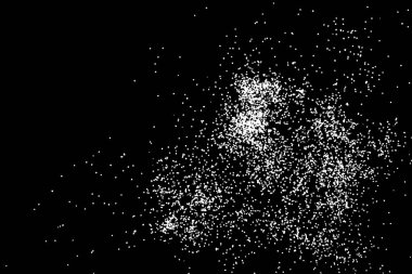 Siyah arka plan üzerine izole soyut grenli doku. Üstten Görünüm. Toz, kum darbe veya ekmek kırıntısı. Gıda Pullar düz bir yüzeye veya tablo üzerinde yayılmış tuz veya badem veya buğday unu gibi silüeti. 