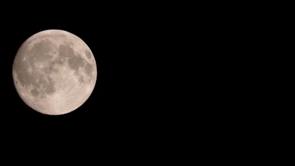 Luna Llena Mueve Lentamente Cielo Nocturno Imágenes Nítidas Luna Llena — Vídeos de Stock