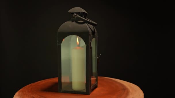 Vecchia Lanterna Strega Arrugginita Con Candela Che Brucia Dentro Misticismo — Video Stock