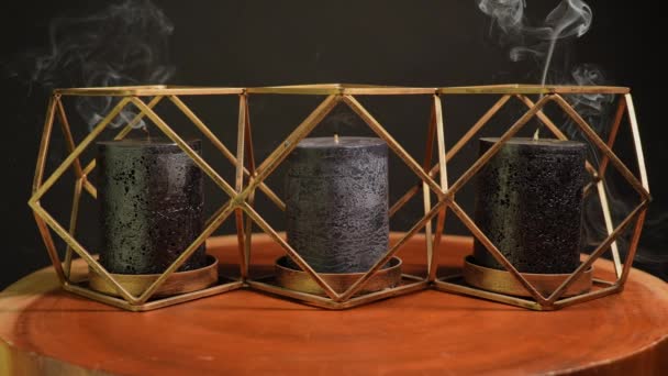 Geest Verschijning Blazen Magische Decoratieve Zwarte Kaarsen Voor Hekserij Ritueel — Stockvideo