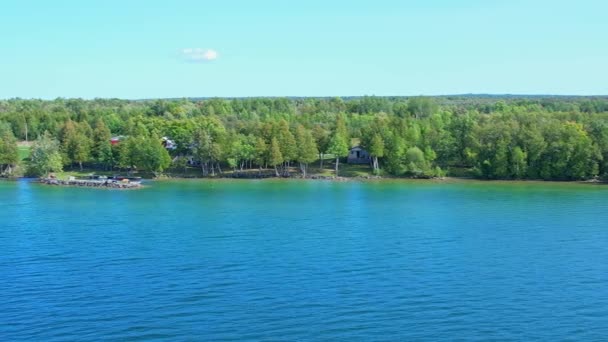 Luxusní Den Dovolenou Letecký Výhled Obklopen Přírodní Krásy Jezera Manitou — Stock video