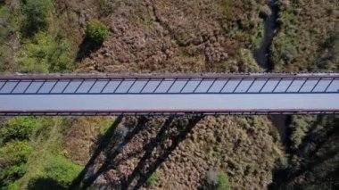 Doube 'un Trestle Köprüsü, Kawartha Patikası' nda nefes kesici manzaralar sunan tarihi bir dönüm noktasıdır. Bisiklet sürmek ve doğanın tadını çıkarmak için mükemmel. Popüler turizm merkezi.