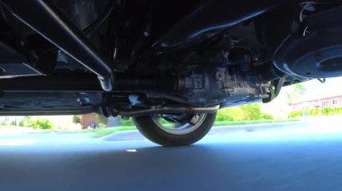 Kanada otomotiv endüstrisi, Kanada 'da üretilen araçların ve parçaların Birleşik Devletler tarifelerine tabidir. ABD ve Kanada, her iki ülkedeki tüketicilere yönelik savaş maliyetlerini artırıyor.