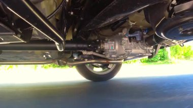 Kanada otomotiv endüstrisi, Kanada 'da üretilen araçların ve parçaların Birleşik Devletler tarifelerine tabidir. ABD ve Kanada, her iki ülkedeki tüketicilere yönelik savaş maliyetlerini artırıyor.