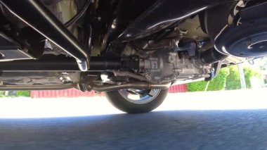 Kanada otomotiv endüstrisi, Kanada 'da üretilen araçların ve parçaların Birleşik Devletler tarifelerine tabidir. ABD ve Kanada, her iki ülkedeki tüketicilere yönelik savaş maliyetlerini artırıyor.