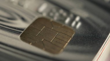 Kredi kartları çip bankacılık teknolojisi. Yüksek faiz oranları, gecikme ücretleri. Enflasyon ekonomik durumu, yönetim kredi kartı borcu. Kişisel mali sıkıntılar, mali sıkıntılar, iflaslar