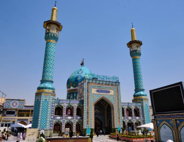 Tahran (Tahran), İran 06.25.2023: Emamzadeh Saleh Camii, geleneksel Şii, Tahran 'daki Emamzadeh Satış Camii.
