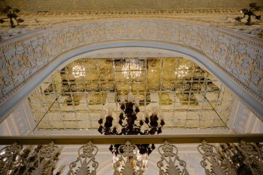 Tahran (Tahran), İran, 06.24.2023: Golestan Sarayı, İran. Golestan Sarayı 'nın alçak açılı görüntüsü