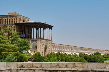 İsfahan, İran, 06.30.2023: Naqsh-e Cihan Meydanı, Mimarlık detayları ve Naqsh-e Cihan Meydanı, esfehan, İran