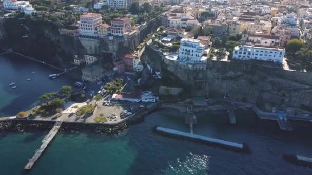 Vista Aérea Sorrento Una Ciudad Costera Suroeste Italia Increíble Costa — Vídeos de Stock
