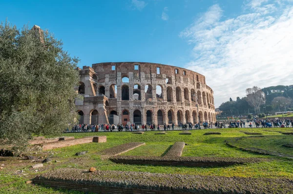 Roma Italia Diciembre 2022 Muchos Turistas Visitan Visitan Anfiteatro Más —  Fotos de Stock