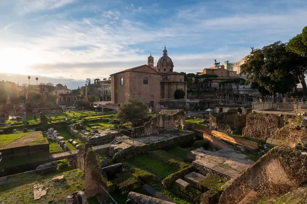 Rom Italien December 2022 Majestätiska Ruinerna Forum Romanum Skiner Solnedgångens Stockbild