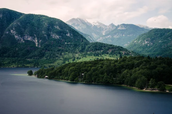 Vista Sobre Lago Bohinj Eslovenia Europa Alpes Julianos Fondo —  Fotos de Stock