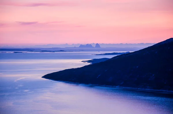 Hermoso Paisaje Atardecer Vista Mar Pequeñas Islas Norte Noruega Escandinavia — Foto de Stock