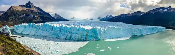Panorama Snímek Ledovce Perito Moreno Národním Parku Los Glaciares Calafate — Stock fotografie